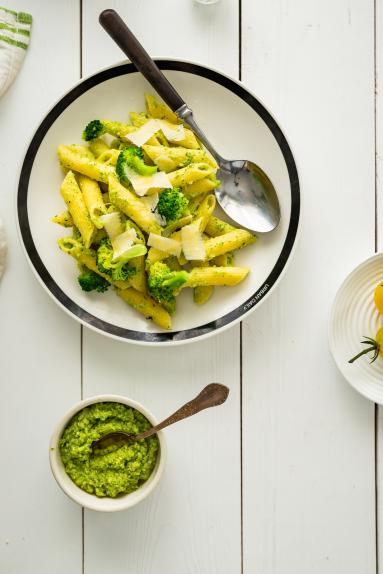 Zdjęcie - Makaron z brokułami i pesto brokułowym - Przepisy kulinarne ze zdjęciami