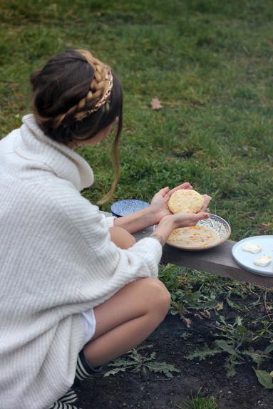 Zdjęcie - Ziemniaczane kotlety z kozim serem i karmelizowaną cebulą - Przepisy kulinarne ze zdjęciami