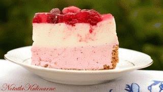 Zdjęcie - Różowy jogurtowy tort malinowy z ajerkoniakiem - Przepisy kulinarne ze zdjęciami