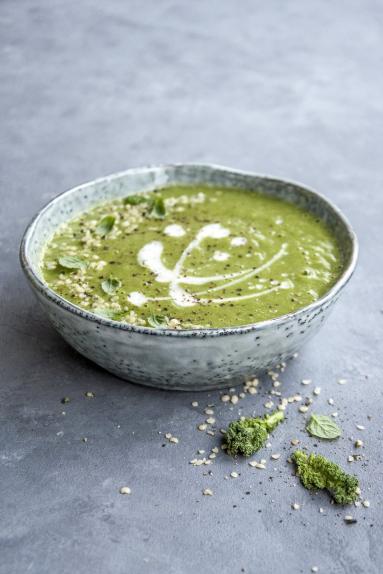 Zdjęcie - Krem z zielonych warzyw i konopi - Przepisy kulinarne ze zdjęciami
