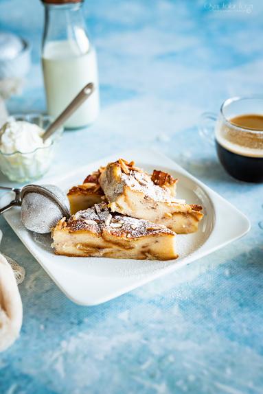 Zdjęcie - Pudding chlebowy – sposób na czerstwe pieczywo - Przepisy kulinarne ze zdjęciami