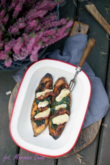 Zdjęcie - Bataty pieczone ze szpinakiem, serem i boczkiem - Przepisy kulinarne ze zdjęciami