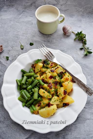 Zdjęcie - Ziemniaki z patelni – wegetariański obiad - Przepisy kulinarne ze zdjęciami