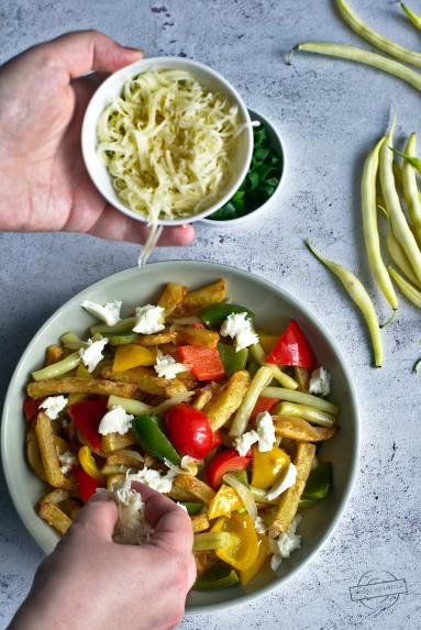 Zdjęcie - Ziemniaki smażone z fasolką szparagową i papryką - Przepisy kulinarne ze zdjęciami