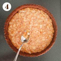 Zdjęcie - Tarta z gruszkami bez pieczenia - Przepisy kulinarne ze zdjęciami