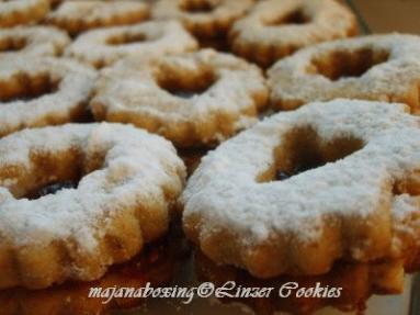 Zdjęcie - Linzer cookies  - Przepisy kulinarne ze zdjęciami
