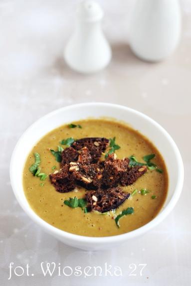 Zdjęcie - Kremowa zupa z suszonych grzybów - Przepisy kulinarne ze zdjęciami