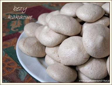Zdjęcie - Bezy kakaowe  - Przepisy kulinarne ze zdjęciami