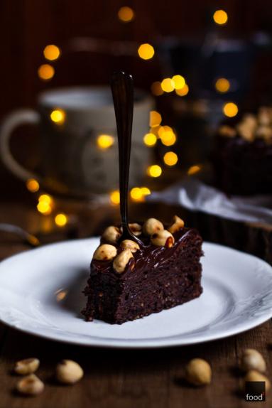 Zdjęcie - Nutella Cake - ciasto czekoladowe z orzechami laskowymi - Przepisy kulinarne ze zdjęciami