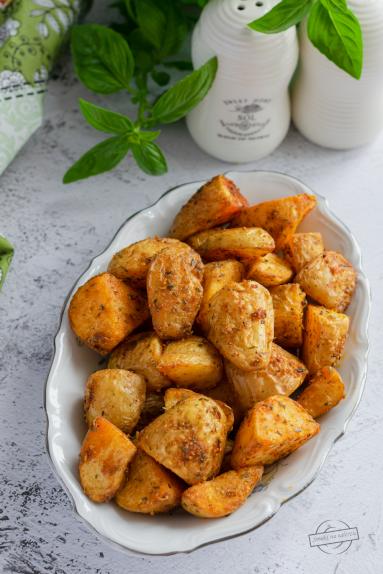 Zdjęcie - Pieczone ziemniaki - Przepisy kulinarne ze zdjęciami