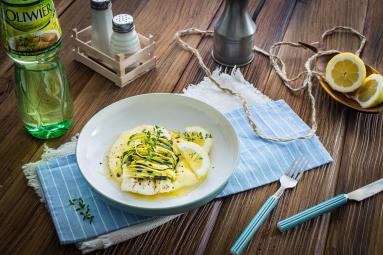 Zdjęcie - Cytrynowy dorsz w cukinii z purée ziemniaczanym - Przepisy kulinarne ze zdjęciami