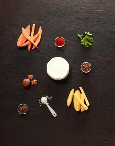 Zdjęcie - Orzechowe frytki z serem camembert - Przepisy kulinarne ze zdjęciami