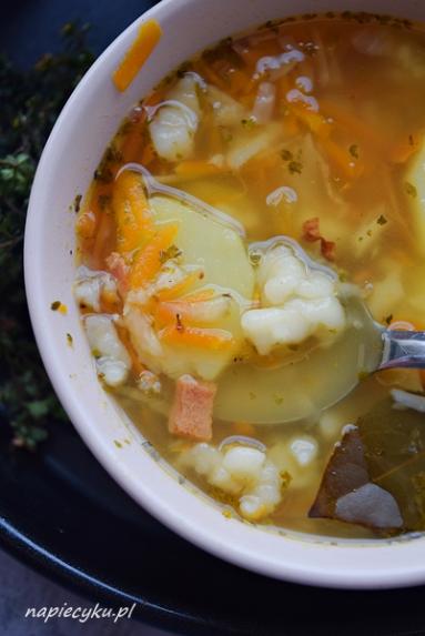 Zdjęcie - Dobra zupa wiejska z kluseczkami - Napiecyku - Przepisy kulinarne ze zdjęciami