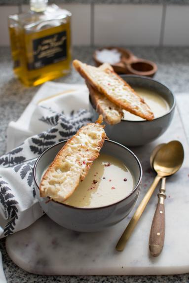 Zdjęcie - Kremowa zupa porowa z ziemniakami - Przepisy kulinarne ze zdjęciami