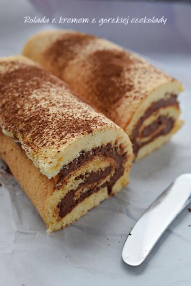 Zdjęcie - Rolada biszkoptowa z kremem z gorzkiej czekolady - Napiecyku - Przepisy kulinarne ze zdjęciami