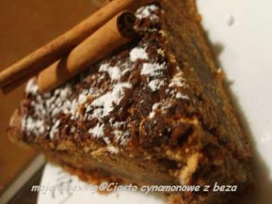 Zdjęcie - Ciasto cynamonowe z chrupiącą bezą   - Przepisy kulinarne ze zdjęciami