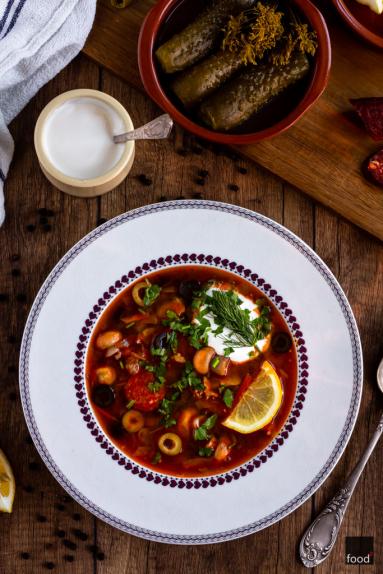Zdjęcie - Solanka – ukraińska zupa z mięsem i ogórkami kiszonymi - Przepisy kulinarne ze zdjęciami