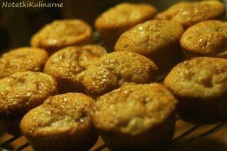 Zdjęcie - Muffinki miodowo imbirowe z gruszkami - Przepisy kulinarne ze zdjęciami