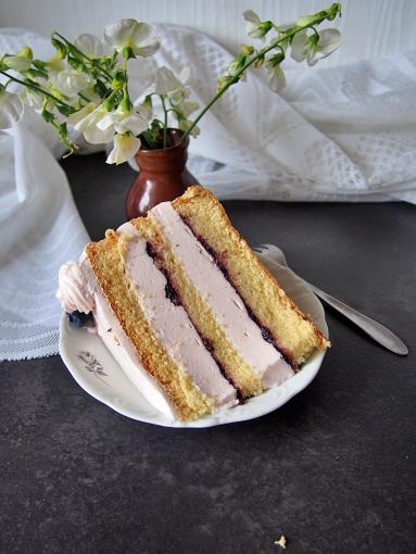 Zdjęcie - Bardzo prosty tort śmietankowy - Przepisy kulinarne ze zdjęciami