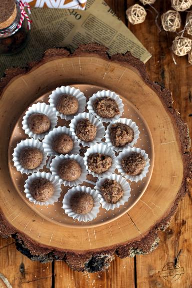 Zdjęcie - Orzechowe trufle z 3 składników - Przepisy kulinarne ze zdjęciami