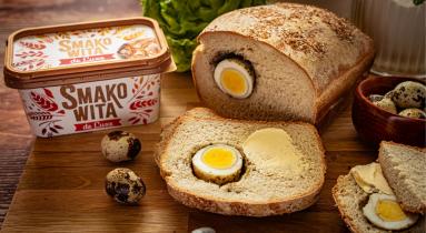 Zdjęcie - Chleb wielkanocny z jajkiem - Przepisy kulinarne ze zdjęciami
