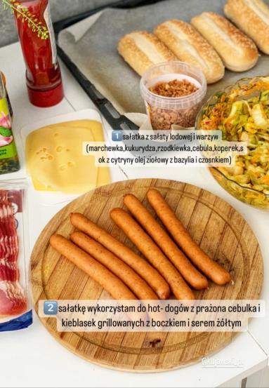 Zdjęcie - Hot dogi z grillowaną kiełbaską z boczkiem i serem żółtym - Przepisy kulinarne ze zdjęciami