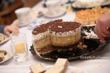Zdjęcie - Tort z musem czekoladowym z nutą pomarańczy - Przepisy kulinarne ze zdjęciami