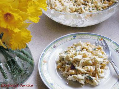 Zdjęcie - Wiosenna sałatka z selerem  marynowanym  - Przepisy kulinarne ze zdjęciami