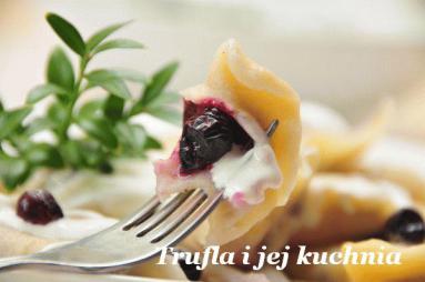Zdjęcie - Pierogi z  jagodami  - Przepisy kulinarne ze zdjęciami