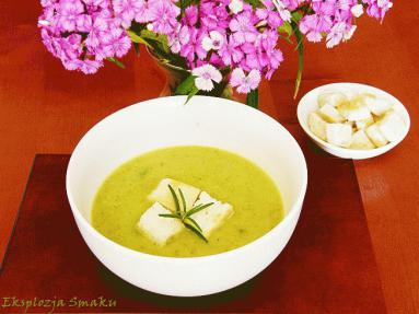 Zdjęcie - Zupa cukiniowa z  rozmarynem  - Przepisy kulinarne ze zdjęciami