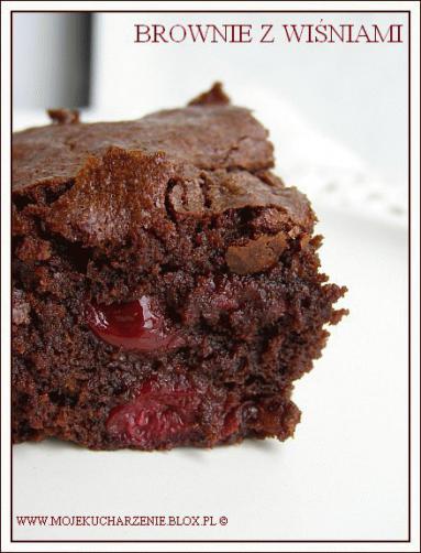 Zdjęcie - Brownie z wiśniami  - Przepisy kulinarne ze zdjęciami