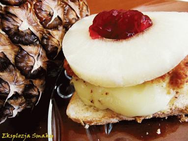 Zdjęcie - Tost z ananasem i  żurawiną  - Przepisy kulinarne ze zdjęciami