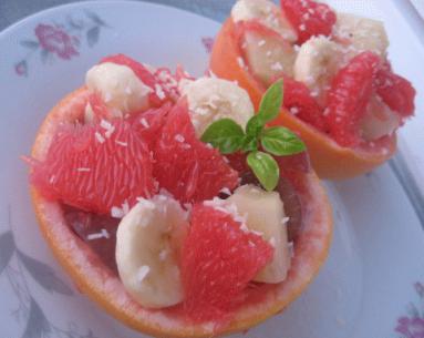Zdjęcie - Różowa sałatka  owocowa  - Przepisy kulinarne ze zdjęciami