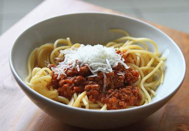 Zdjęcie - Ragu bolognese ze  spaghetti  - Przepisy kulinarne ze zdjęciami