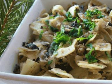 Zdjęcie - Wigilijne łazanki z kapustą i  grzybami  - Przepisy kulinarne ze zdjęciami