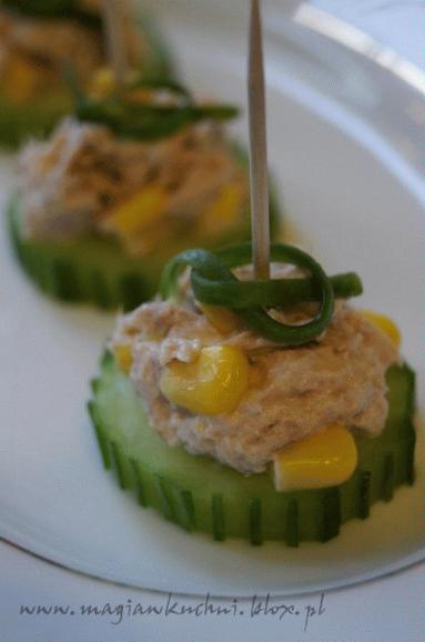 Zdjęcie - Koreczki z tuńczyka   - Przepisy kulinarne ze zdjęciami