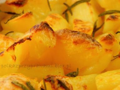 Zdjęcie - Pieczone ziemniaki rozmarynowe  - Przepisy kulinarne ze zdjęciami