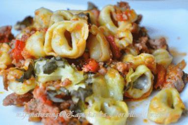 Zdjęcie - Zapiekanka z tortellini, mięsem mielonym i warzywami  - Przepisy kulinarne ze zdjęciami