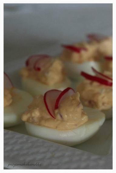 Zdjęcie - Jajka z rzodkiewka - Przepisy kulinarne ze zdjęciami