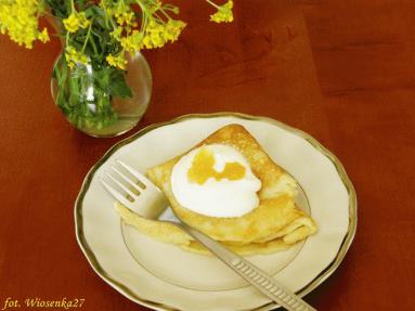 Zdjęcie - Naleśniki z serkiem mascarpone i  brzoskwiniami  - Przepisy kulinarne ze zdjęciami