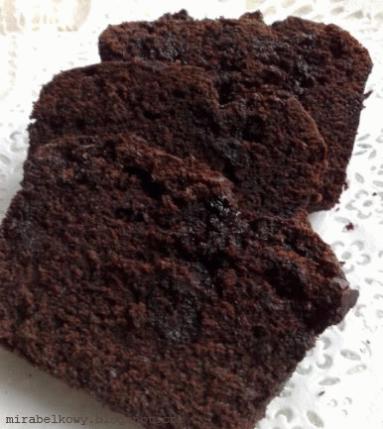 Zdjęcie - Ciasto czekoladowe z syropem - Przepisy kulinarne ze zdjęciami