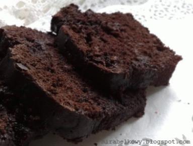 Zdjęcie - Ciasto czekoladowe z syropem - Przepisy kulinarne ze zdjęciami