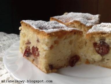 Zdjęcie - Ciasto z jabłkami i żurawiną - Przepisy kulinarne ze zdjęciami