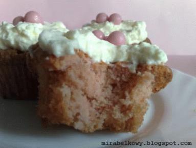 Zdjęcie - Różowe cupcakes - Przepisy kulinarne ze zdjęciami