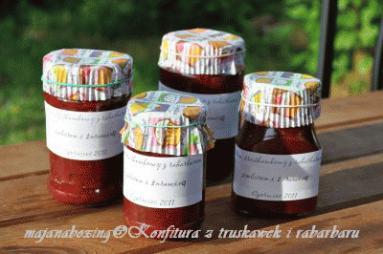 Zdjęcie - Konfitura z truskawek i rabarbaru z płatkami róży, imbirem i żurawiną  - Przepisy kulinarne ze zdjęciami