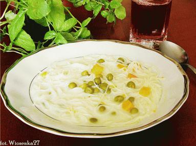 Zdjęcie - Zupa serkowa z zielonym groszkiem i makaronem  ryżowym  - Przepisy kulinarne ze zdjęciami
