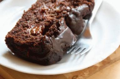 Zdjęcie - ciasto czekoladowe ze śliwkami - Przepisy kulinarne ze zdjęciami