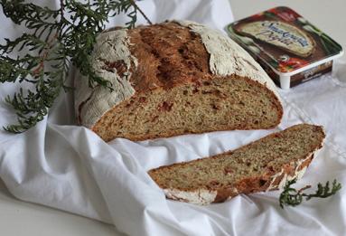 Chleb na zakwasie z karmelizowanymi burakami