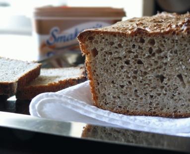 Chleb pełnoziarnisty bez zagniatania