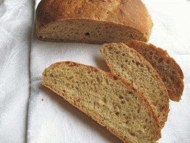 Chleb z prażoną śmietanką i kuminem (pate fermentee)